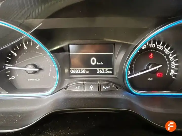 Peugeot 2008 1.2 Pure Tech S&S Allure (2017) 2019, foto 13