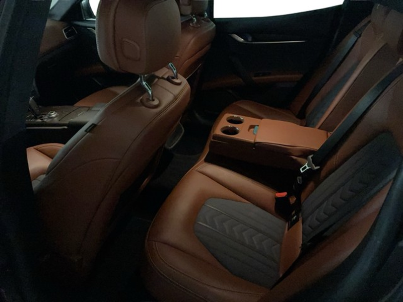 Maserati Ghibli 3.0 V6 GranLusso Leder Zegna — photo 10