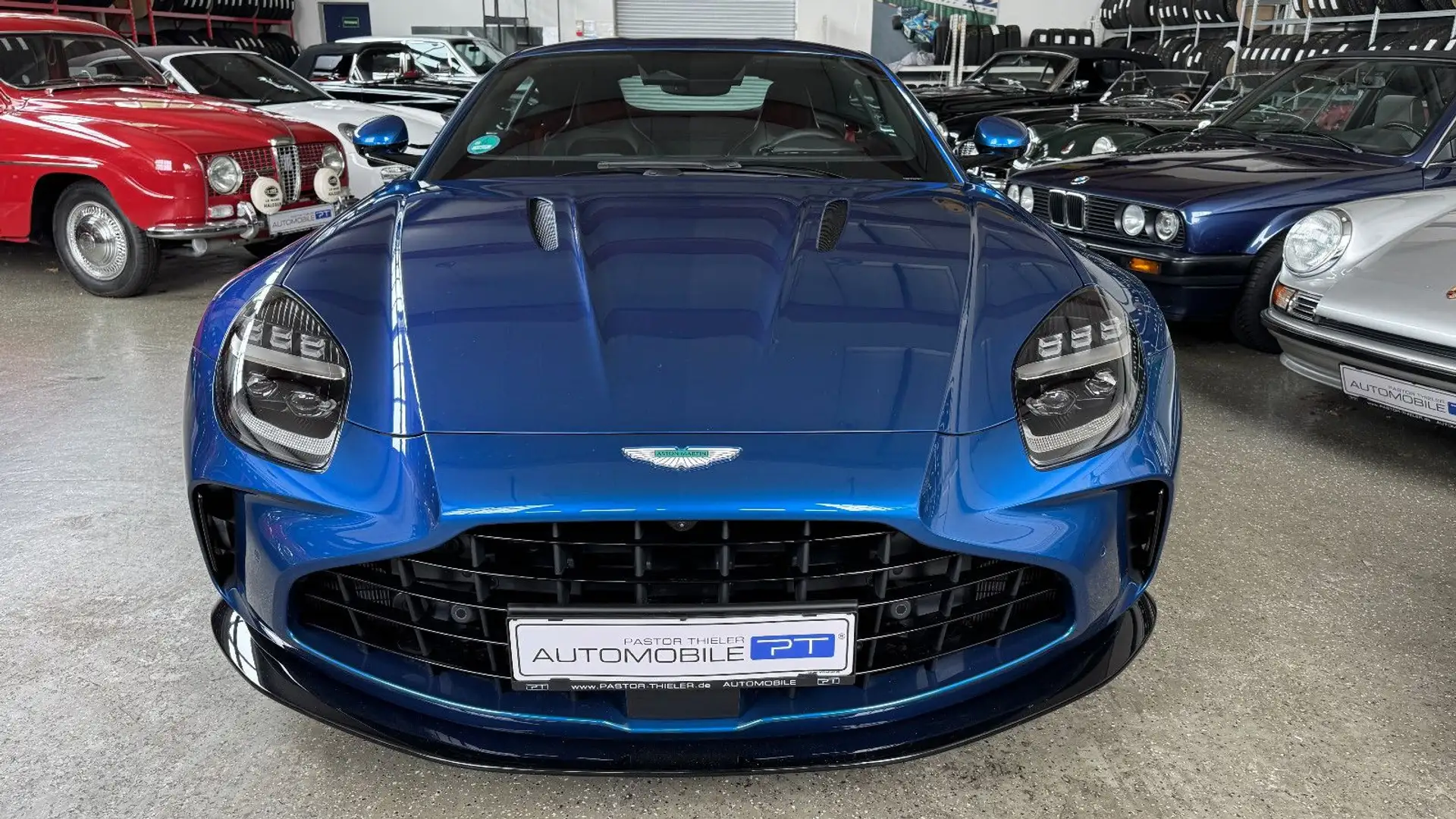 Aston Martin V8 Twin-Turbo Blauw - 2
