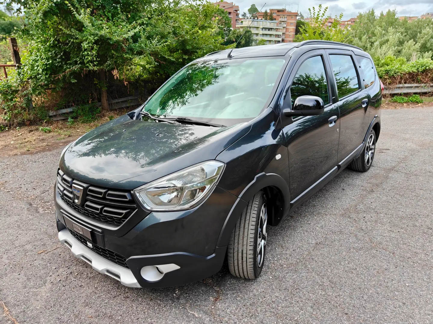 Dacia Lodgy 2018 Stepway 1.5 dci Brave 7posti km 170000 Grigio - 1