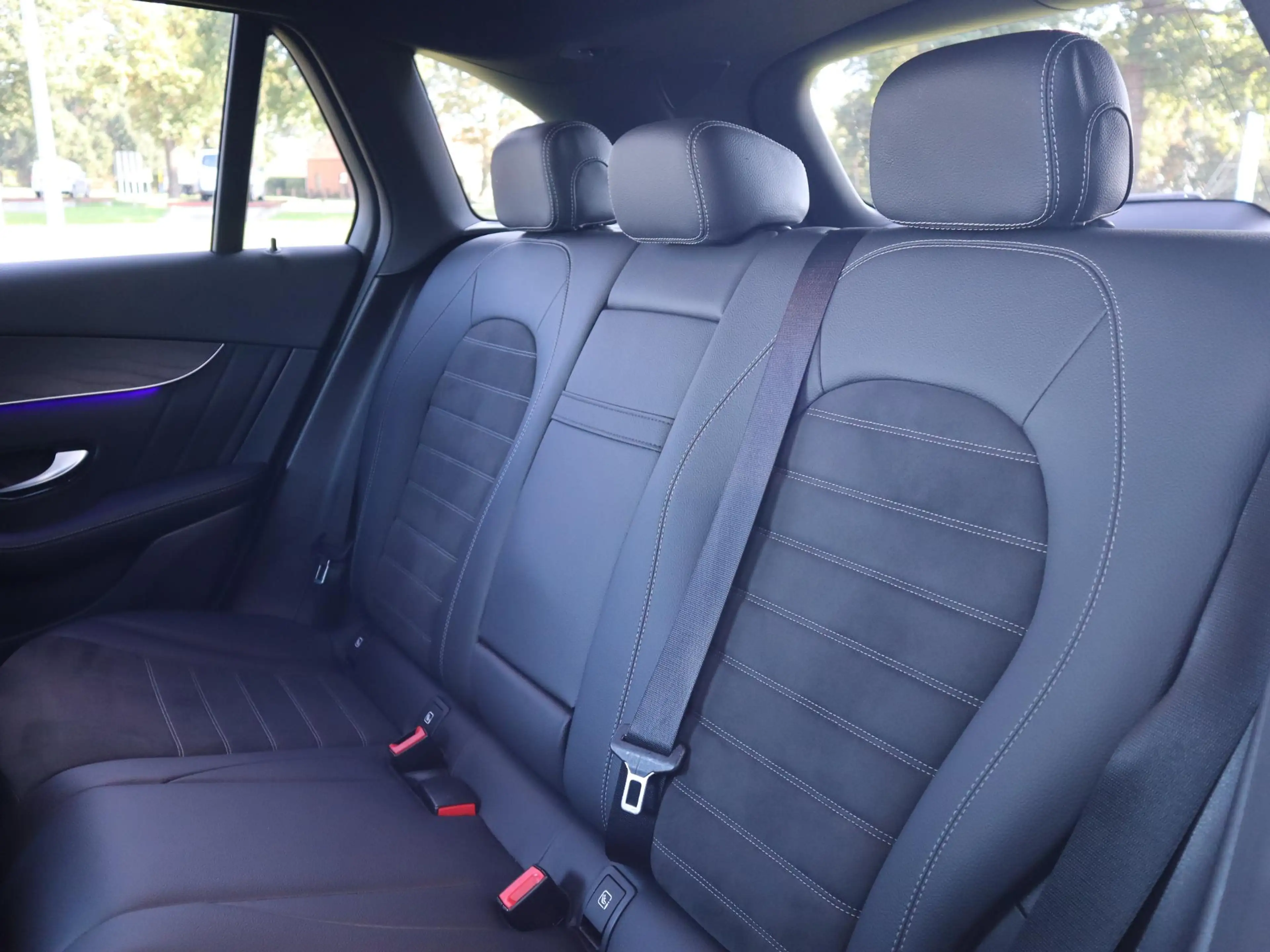 Mercedes-Benz GLC 300 300e 4MATIC Premium l Trekhaak l Nightpakket l Car — photo 10