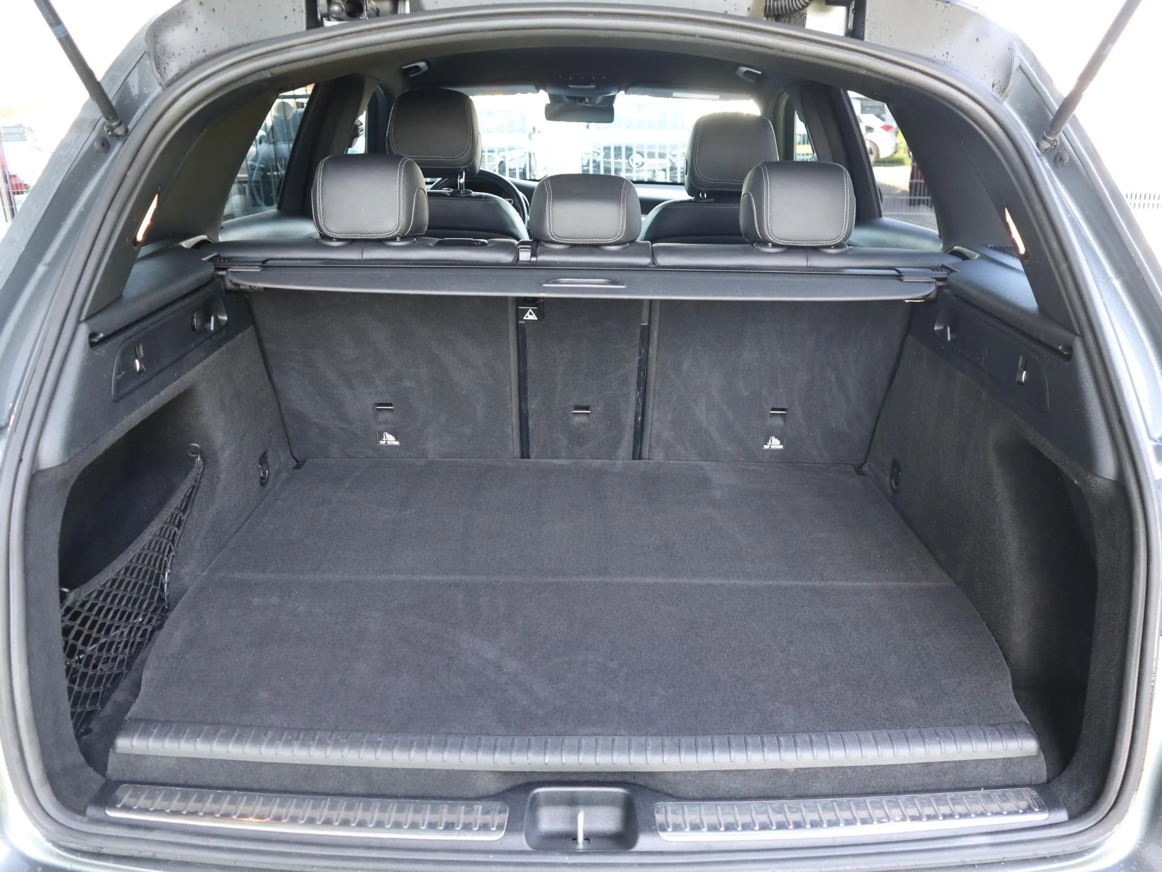 Mercedes-Benz GLC 300 300e 4MATIC Premium l Trekhaak l Nightpakket l Car — photo 6