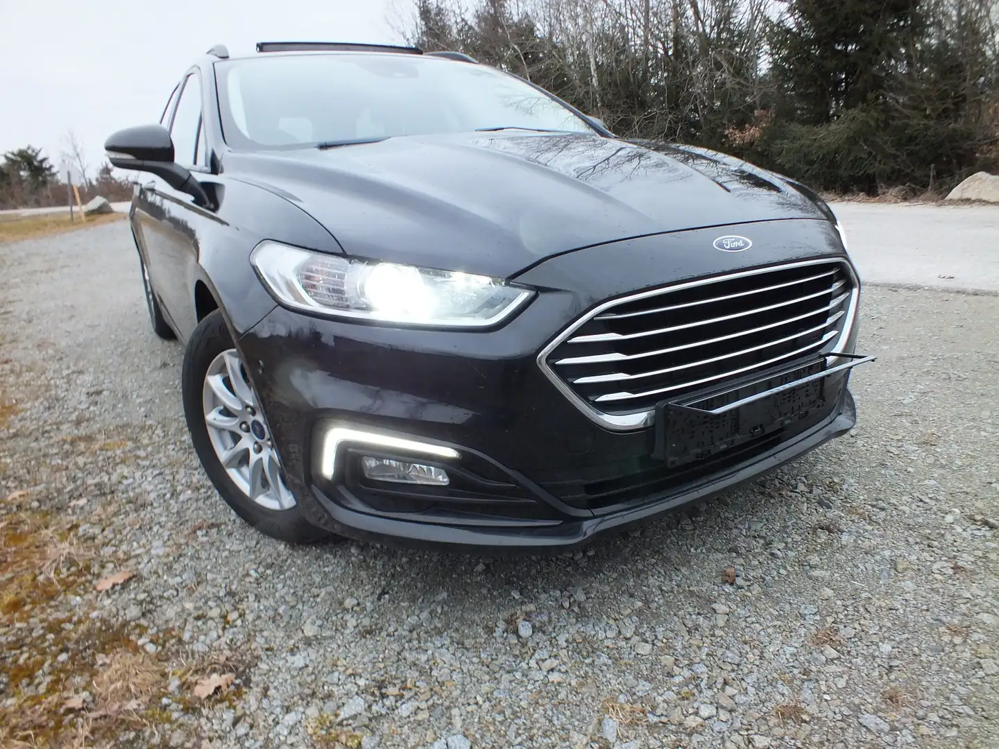 Ford Mondeo Mondeo Titanium 2.0 TDCi Panorama AHK Parktronik Schwarz - 1