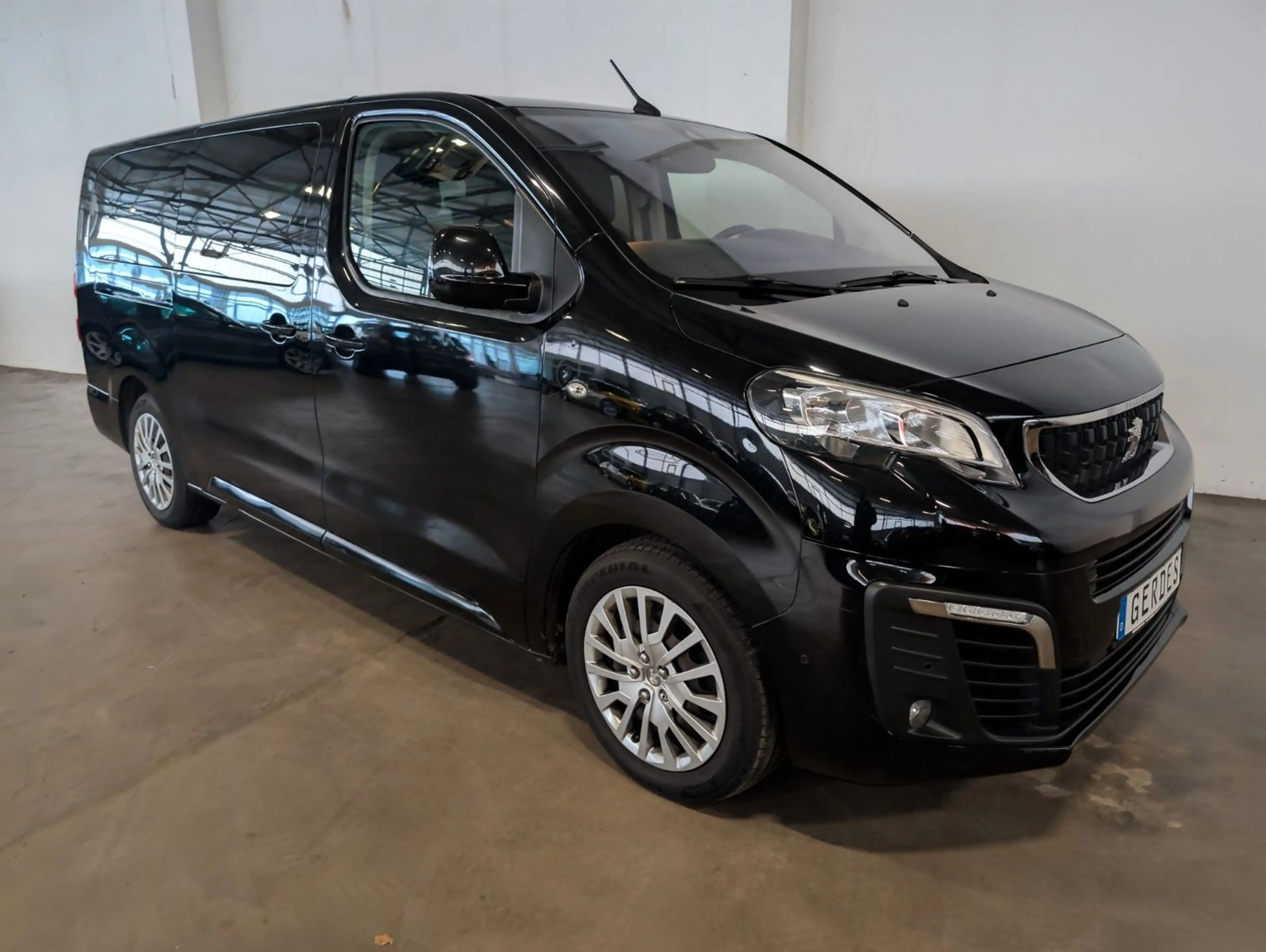 Peugeot Traveller Business 2.0 BlueHDi L3 9-Sitzer — photo 7