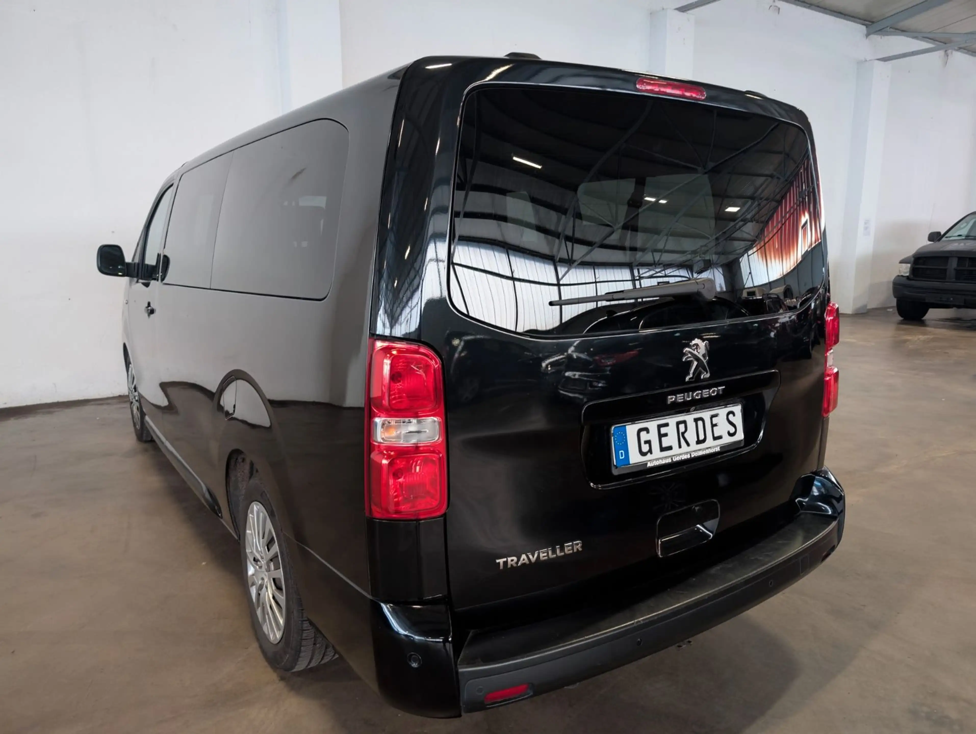 Peugeot Traveller Business 2.0 BlueHDi L3 9-Sitzer — photo 8