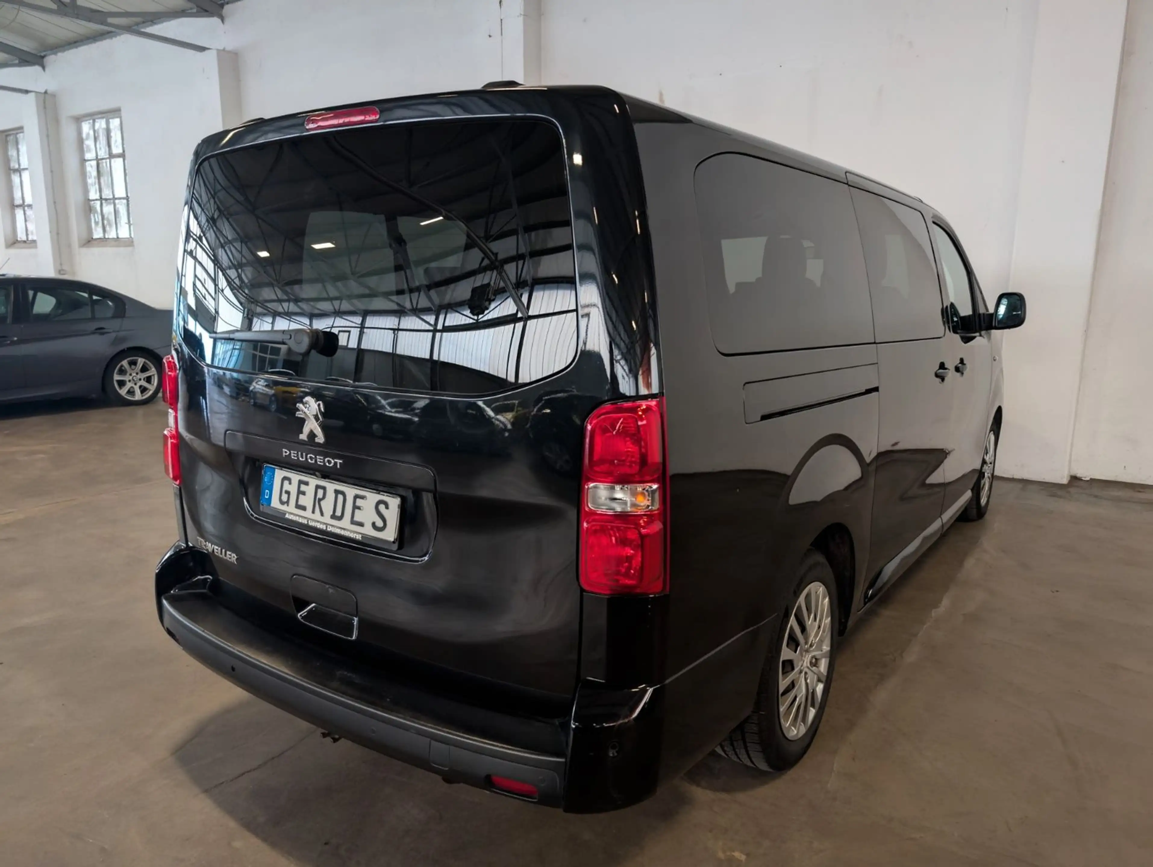 Peugeot Traveller Business 2.0 BlueHDi L3 9-Sitzer — photo 10