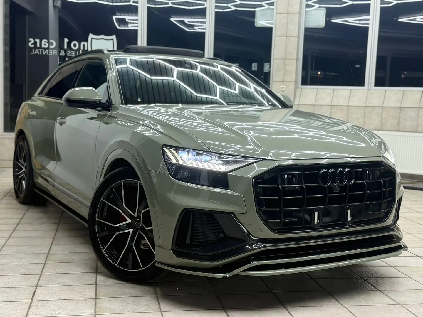 Audi Q8 50 TDI quattro / Mega-Optik / STERNENHIMMEL Schwarz - 1
