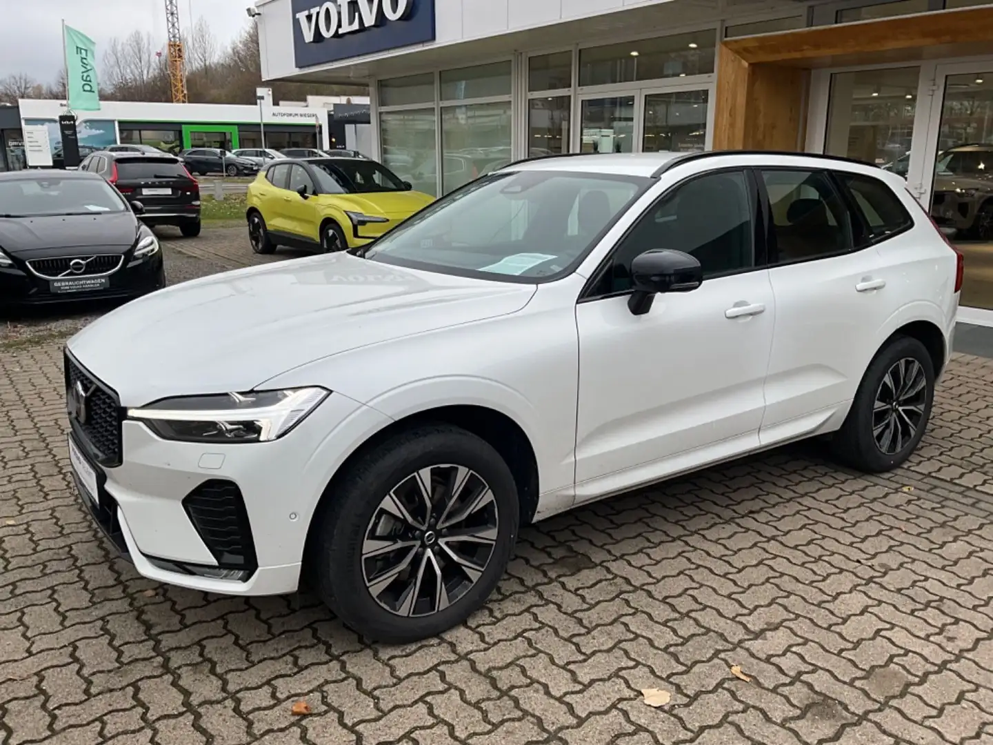 Volvo XC60 B4 Plus Dark 2WD Weiß - 1