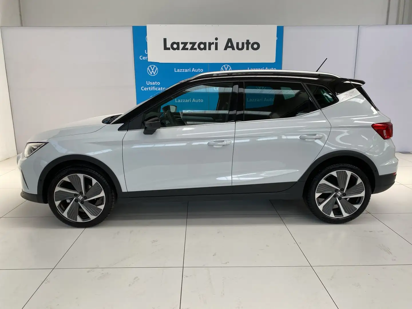 SEAT Arona 1.0 EcoTSI Xperience Bianco - 2