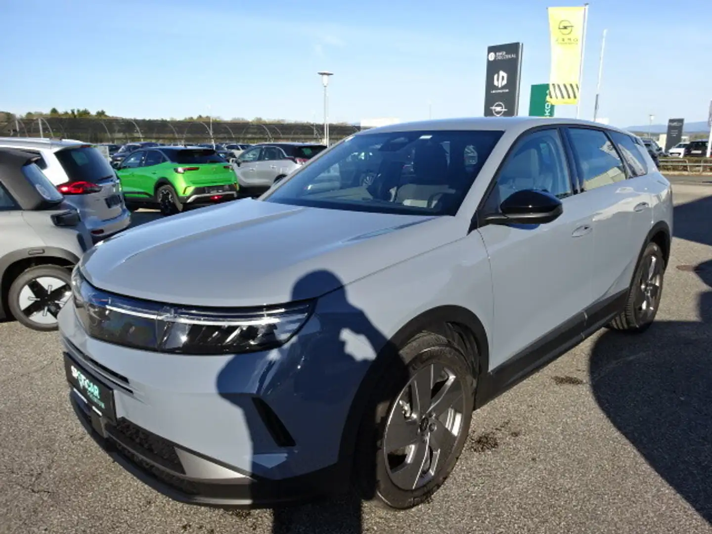 Opel Grandland 1.2 MHEV Edition Aut. Grau - 2