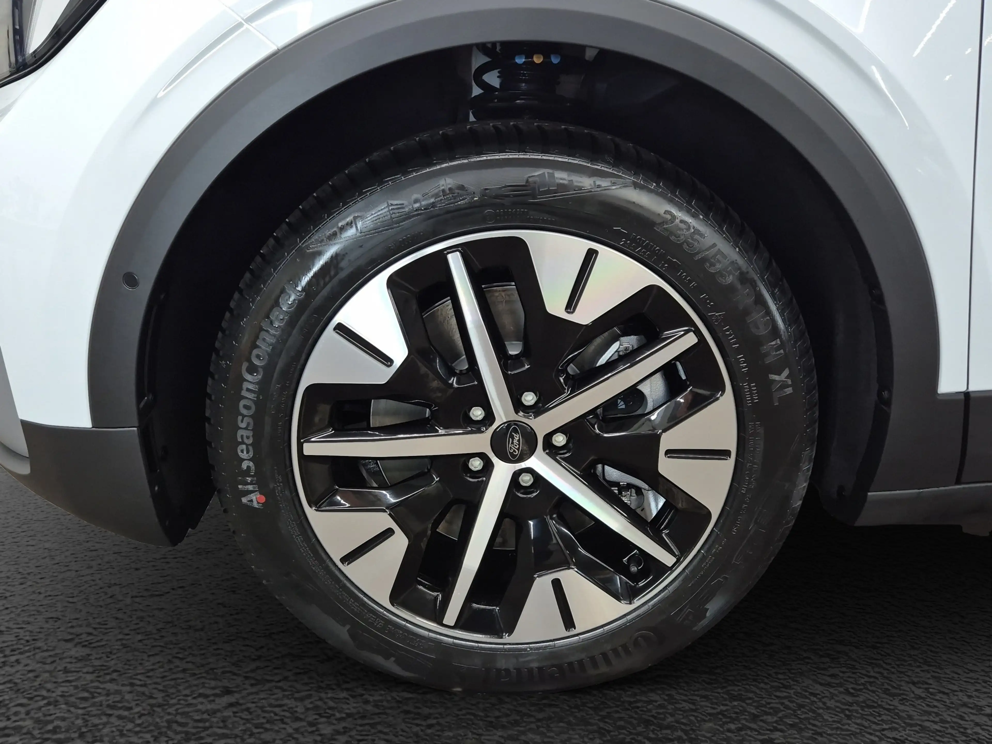 Ford Explorer Premium Extended Range 79kWh RWD Sports Utility Ve — photo 9