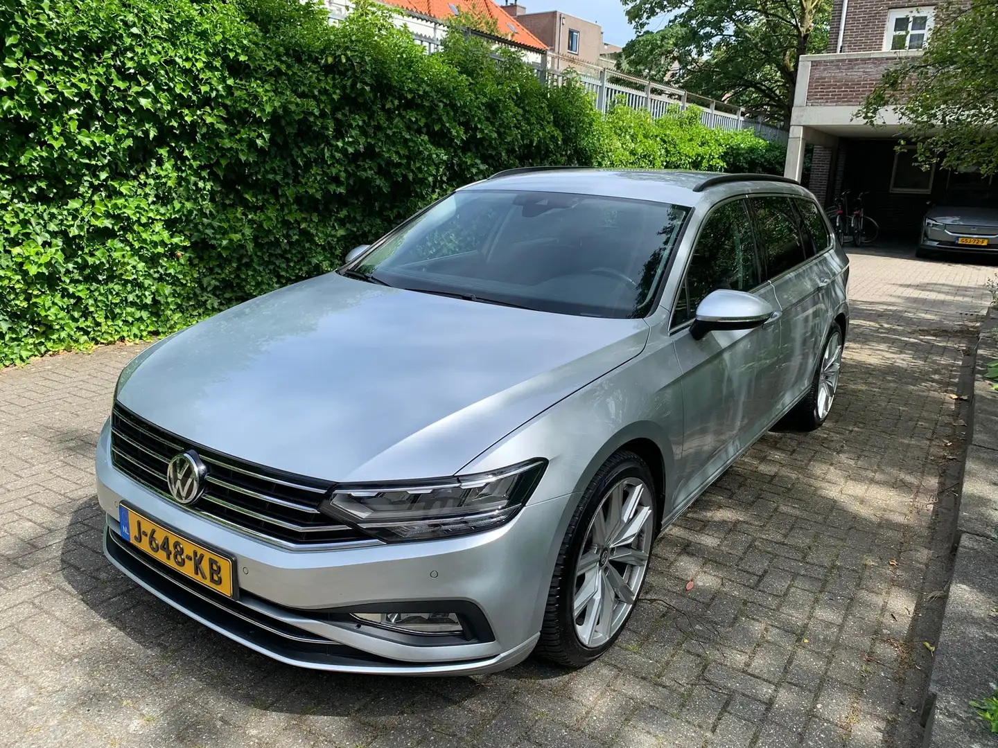 Volkswagen Passat Passat 1.5 TSI Eleg.Bns R Grijs - 2