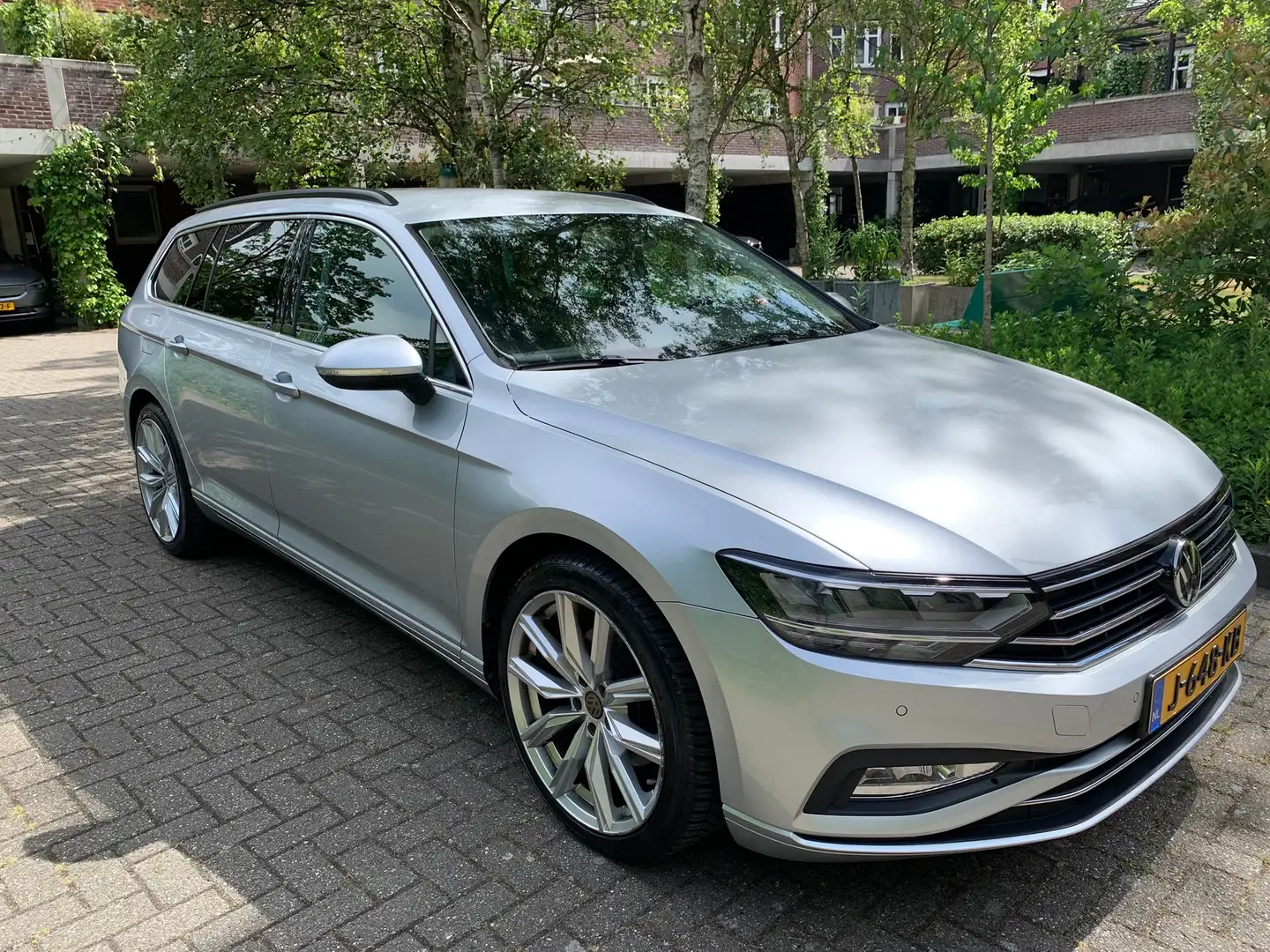 Volkswagen Passat Passat 1.5 TSI Eleg.Bns R Grijs - 1