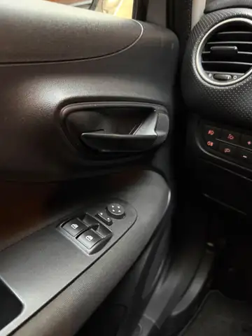 Fiat Punto Evo view 11