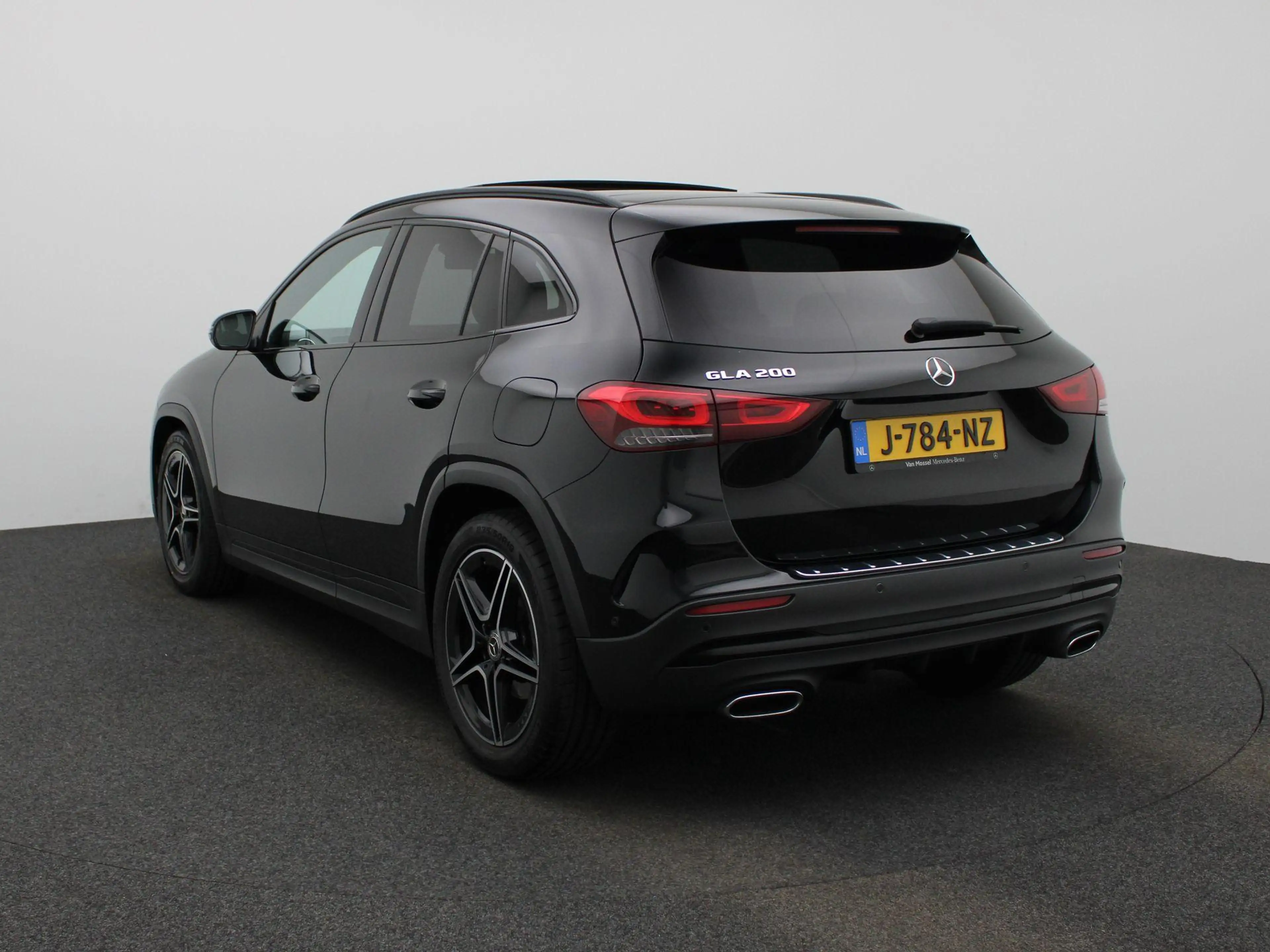 Mercedes-Benz GLA 200 Business Solution AMG — photo 2