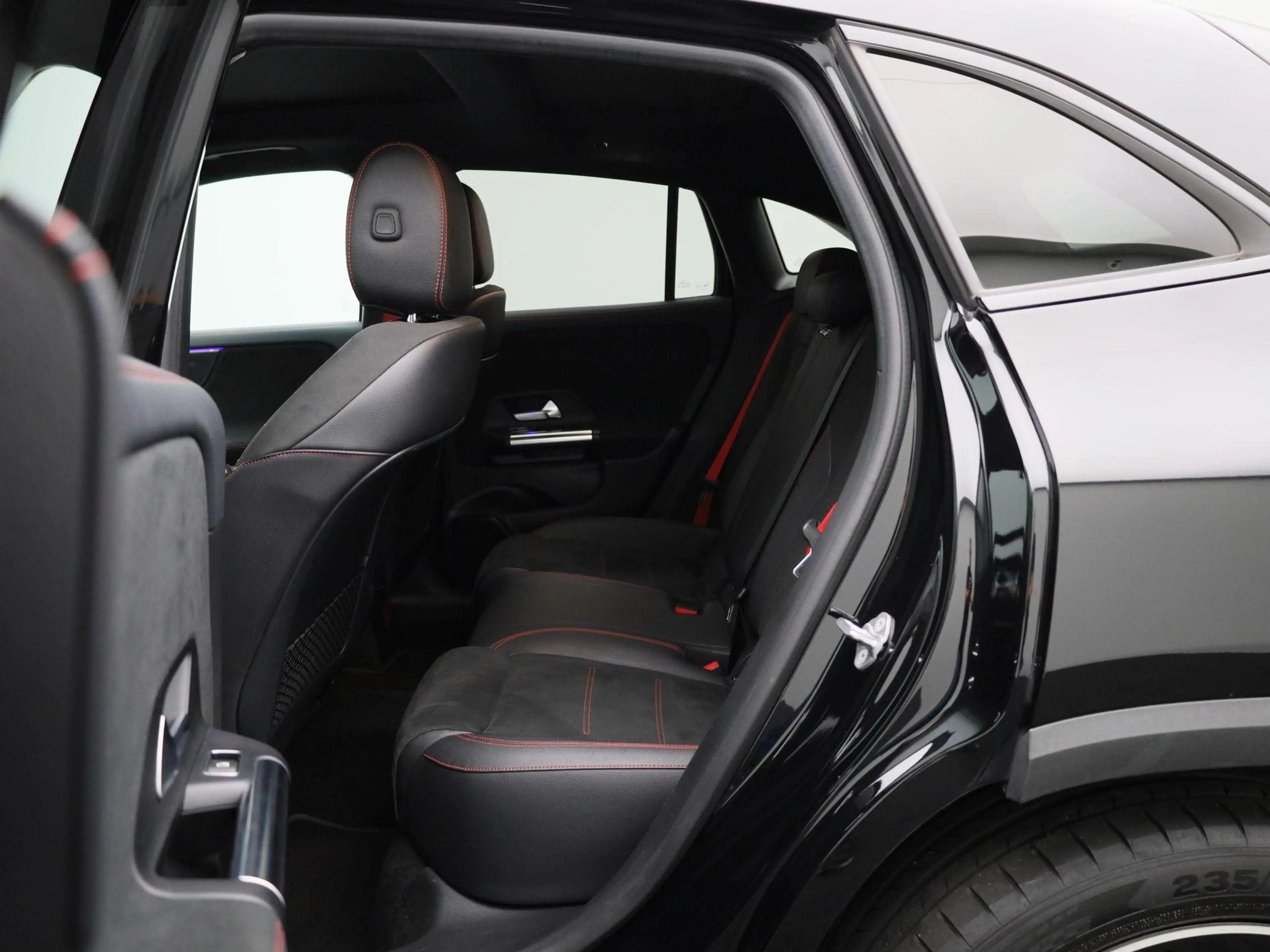 Mercedes-Benz GLA 200 Business Solution AMG — photo 10