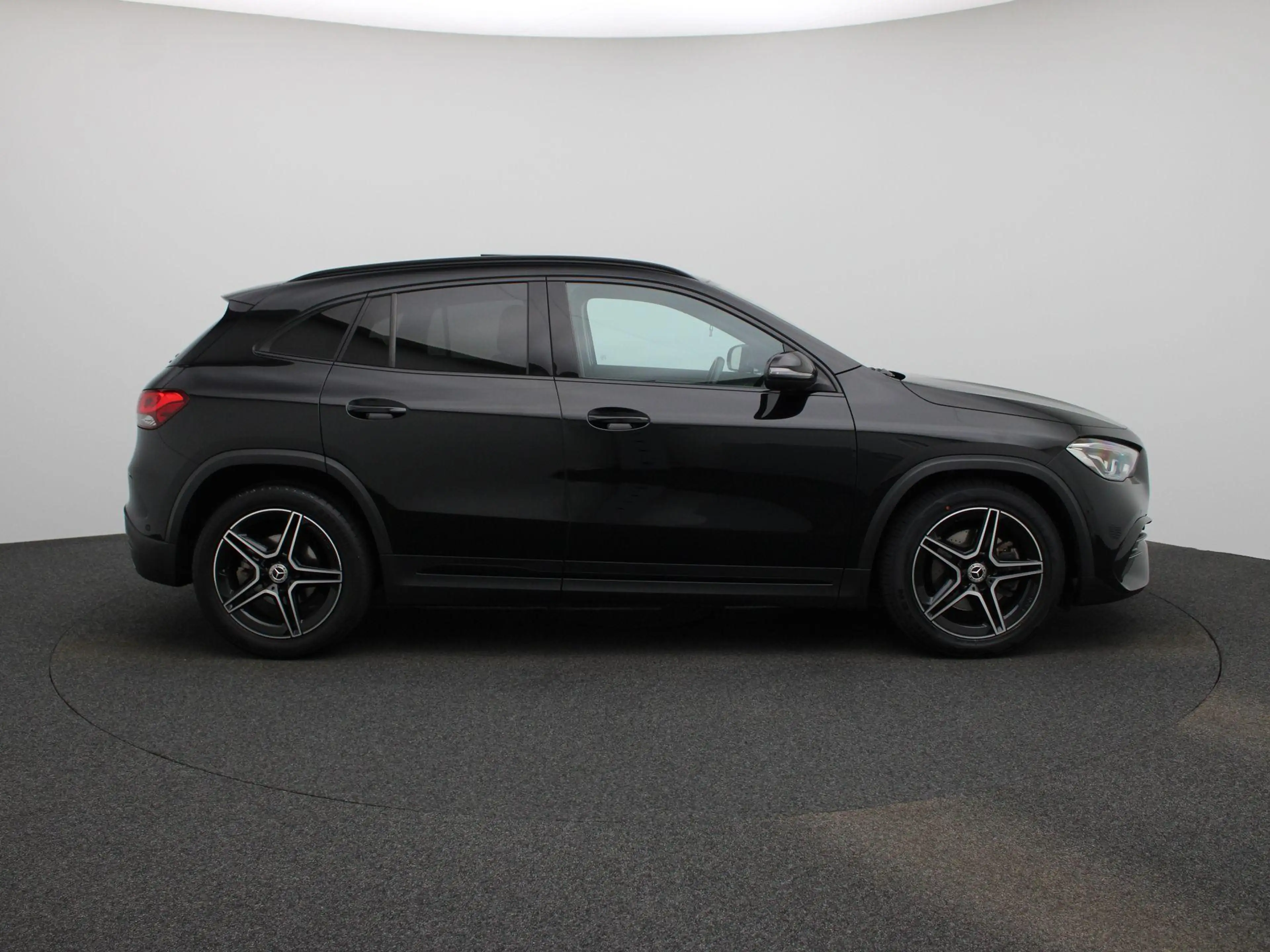 Mercedes-Benz GLA 200 Business Solution AMG — photo 6