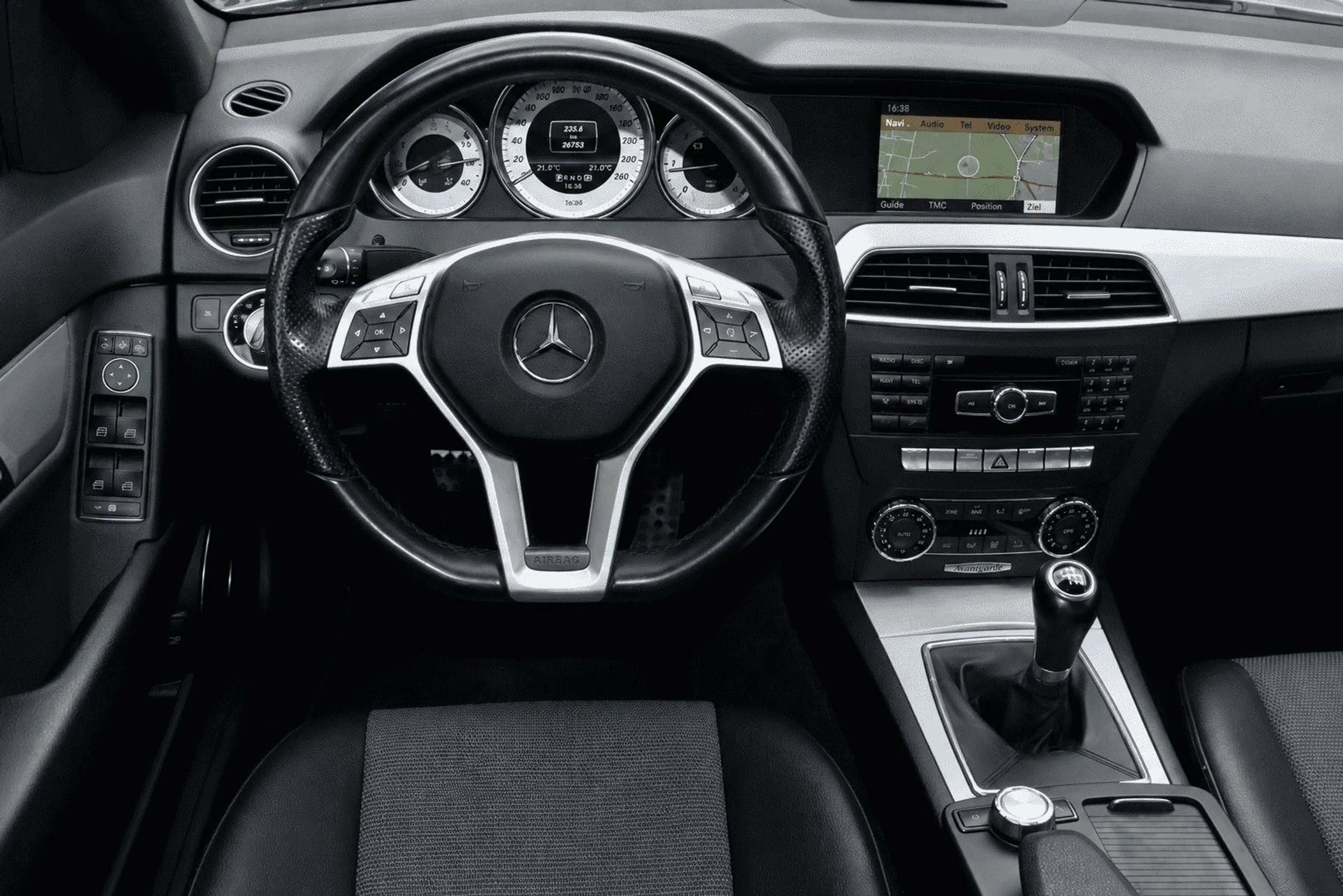 Mercedes-Benz C 220 CDI BlueEfficiency *AMG-Line*2.Hd*H&K*PANO — photo 13