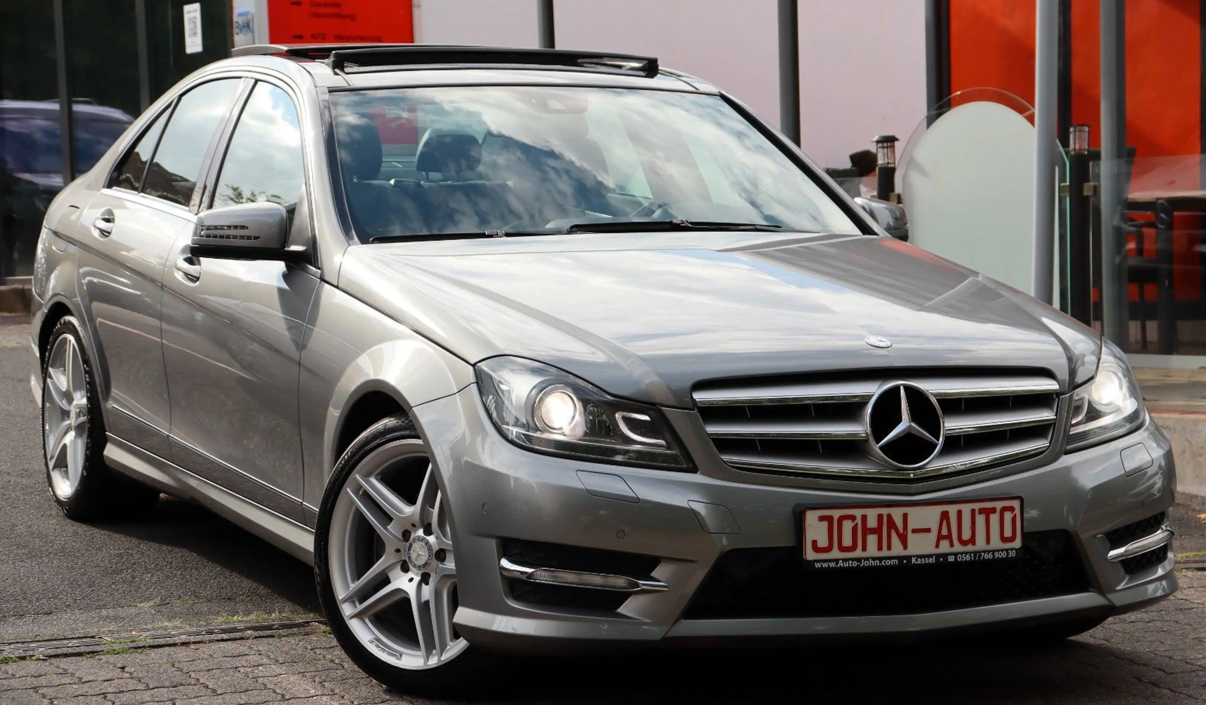Mercedes-Benz C 220 CDI BlueEfficiency *AMG-Line*2.Hd*H&K*PANO — photo 4