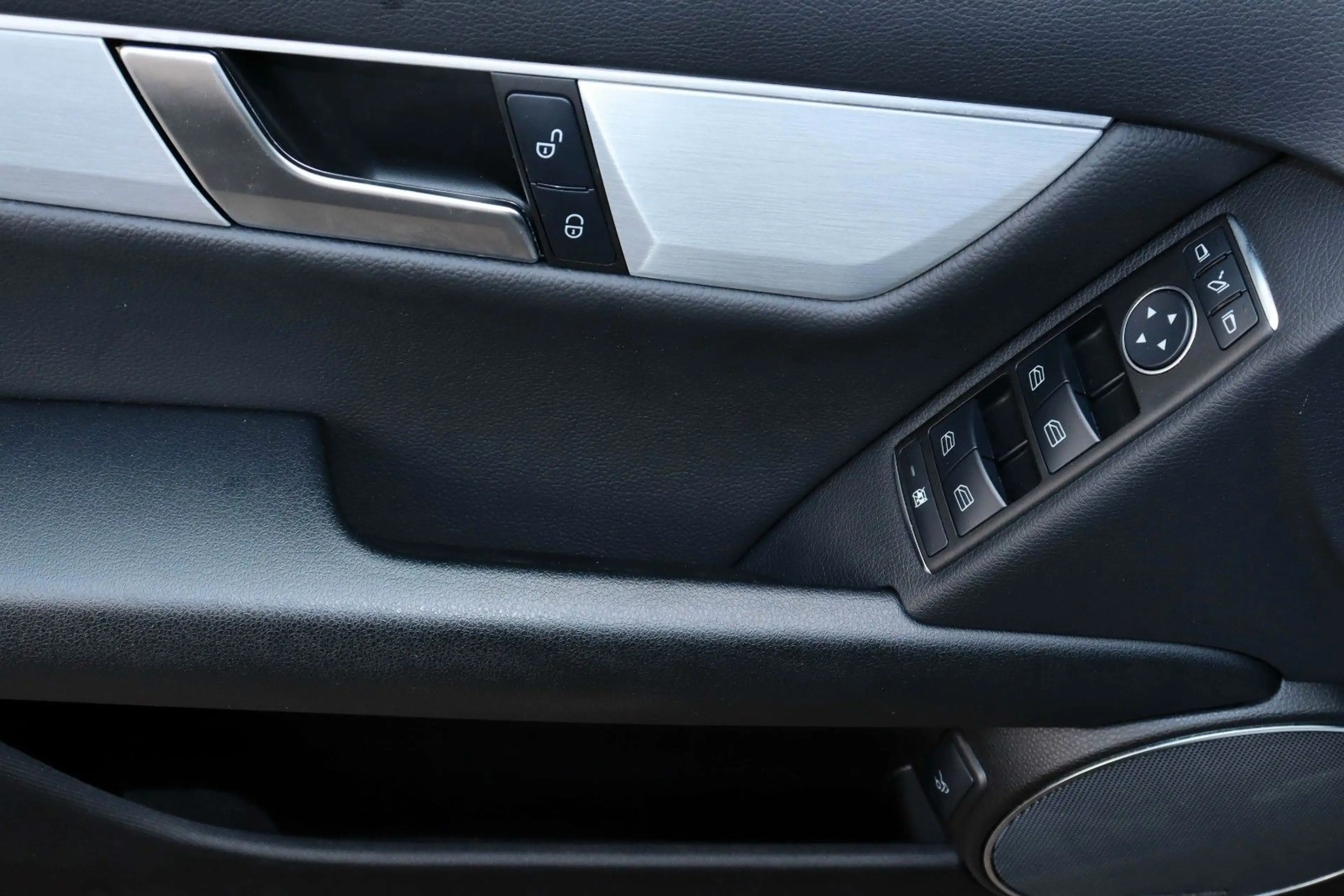 Mercedes-Benz C 220 CDI BlueEfficiency *AMG-Line*2.Hd*H&K*PANO — photo 10