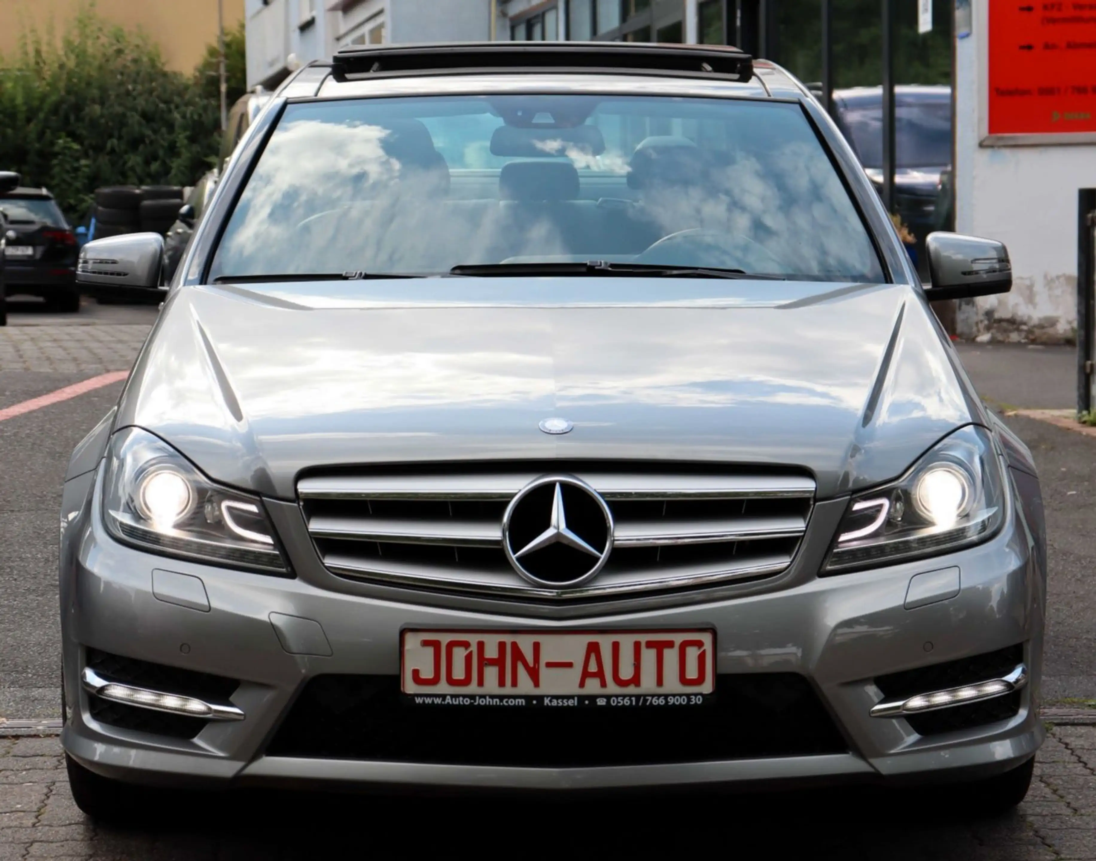 Mercedes-Benz C 220 CDI BlueEfficiency *AMG-Line*2.Hd*H&K*PANO — photo 2