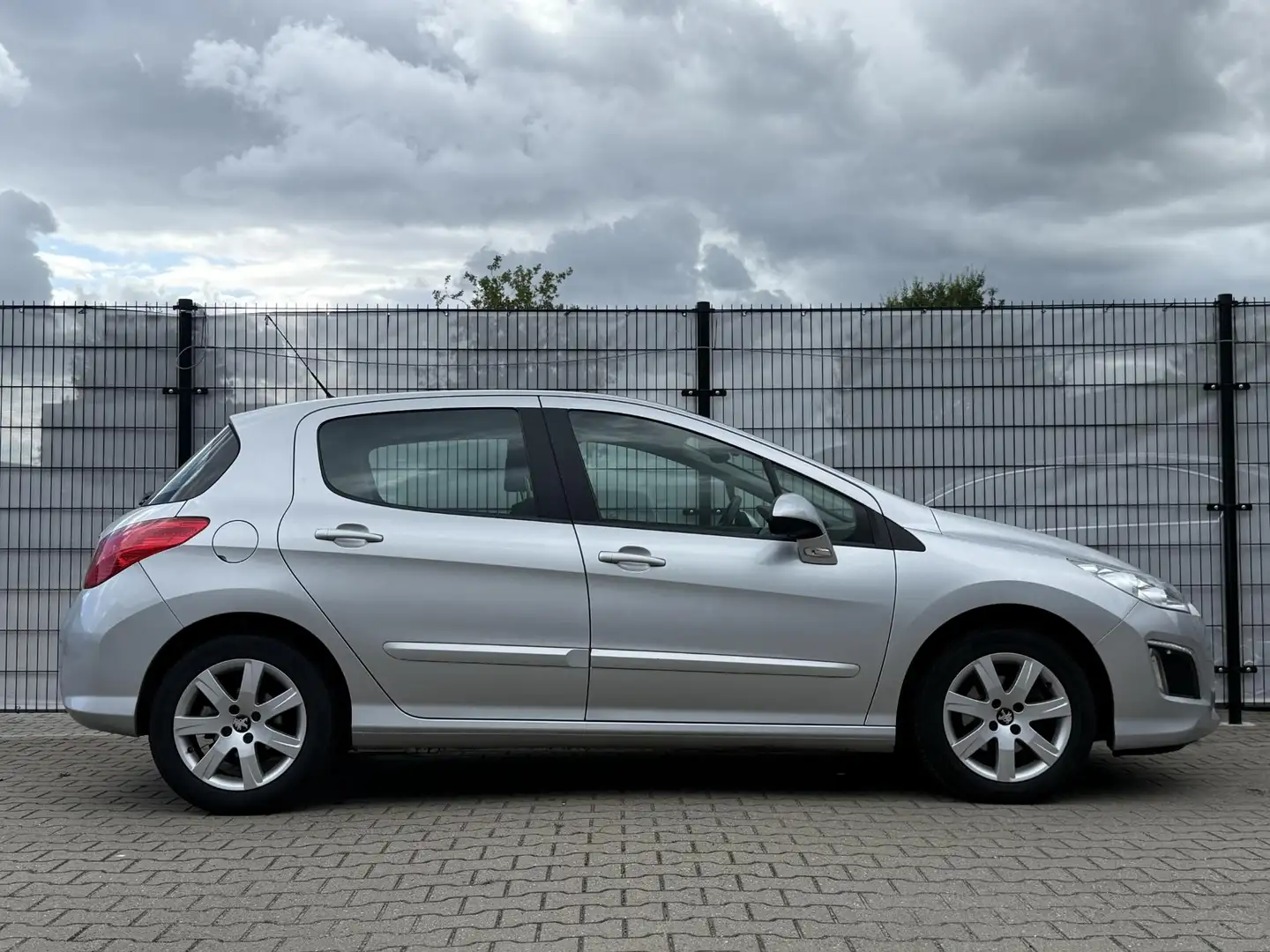 Peugeot 308 1.6 VTi Active Clima/Nieuwe APK! Grijs - 2