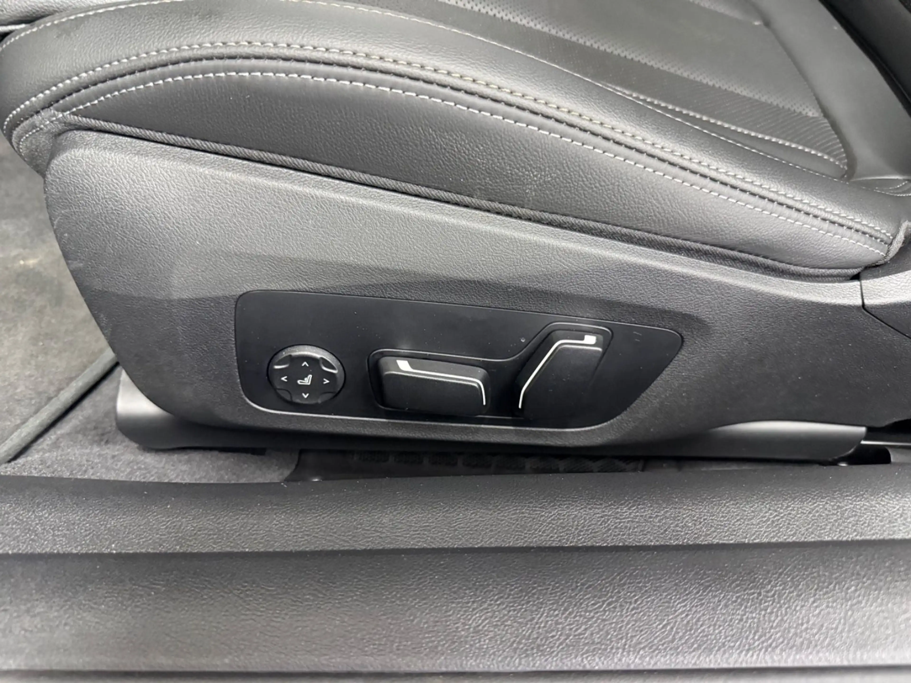 BMW 430 i xDrive Cabrio 1HND 360° APP HUD LED VIRTUAL — photo 10