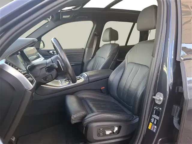 BMW X5 Xdrive45e view 9