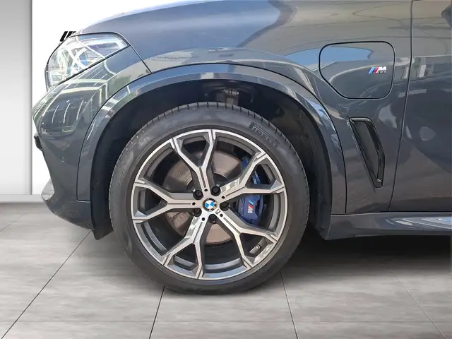BMW X5 Xdrive45e view 6