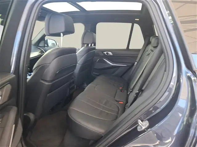 BMW X5 Xdrive45e view 7
