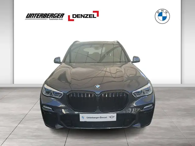 BMW X5 Xdrive45e view 5