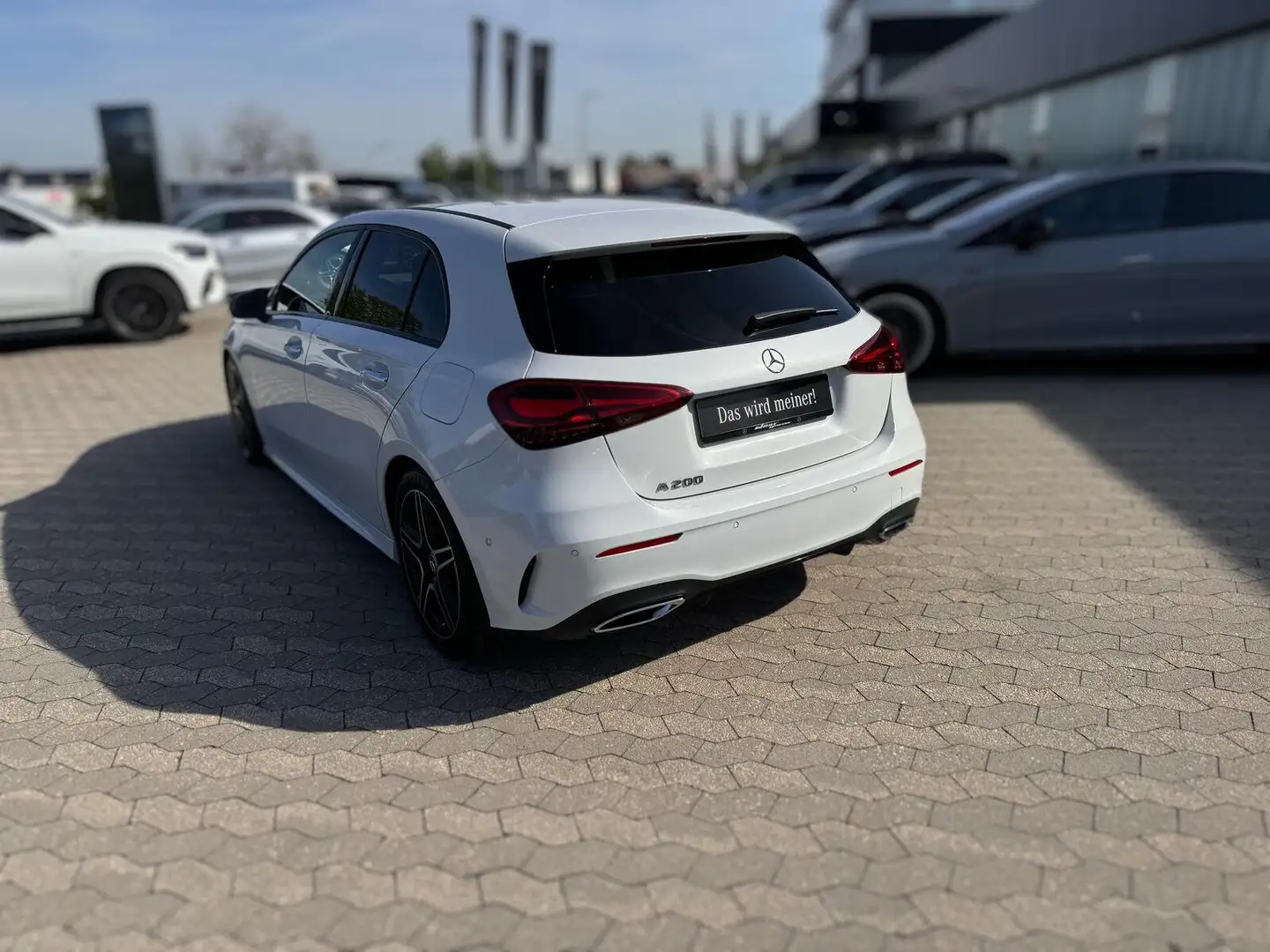 Mercedes-Benz A 200 AMG Night  AHK/Pano/Distr./Kamera/LED/MBUX Wit - 2