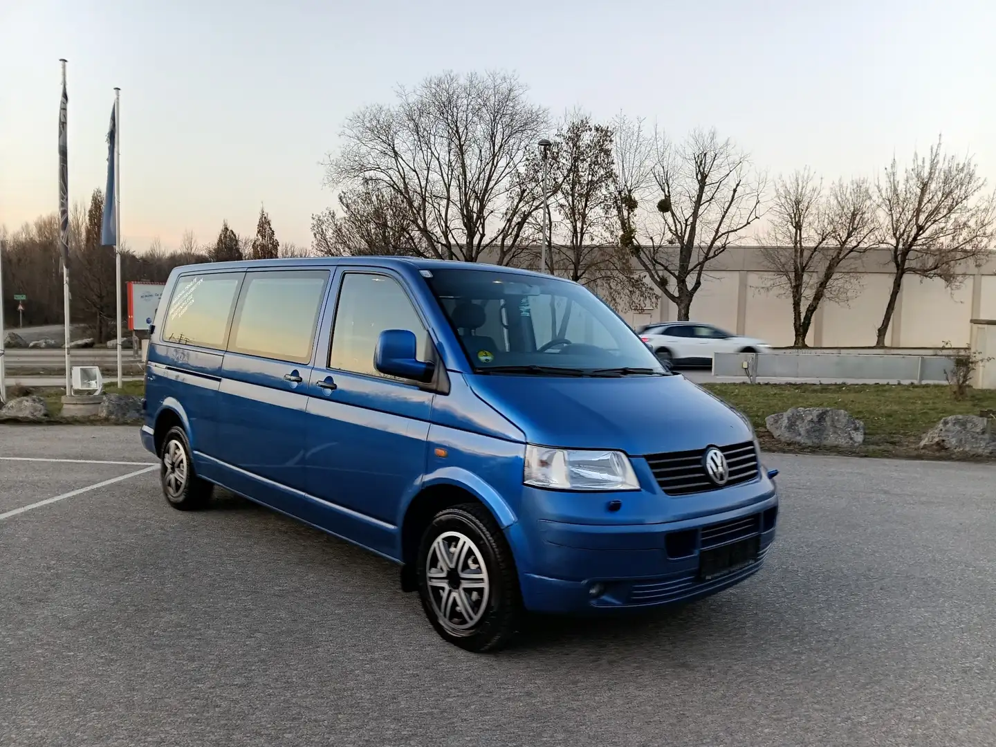 Volkswagen T5 Caravelle LR 2,5 TDI - 2