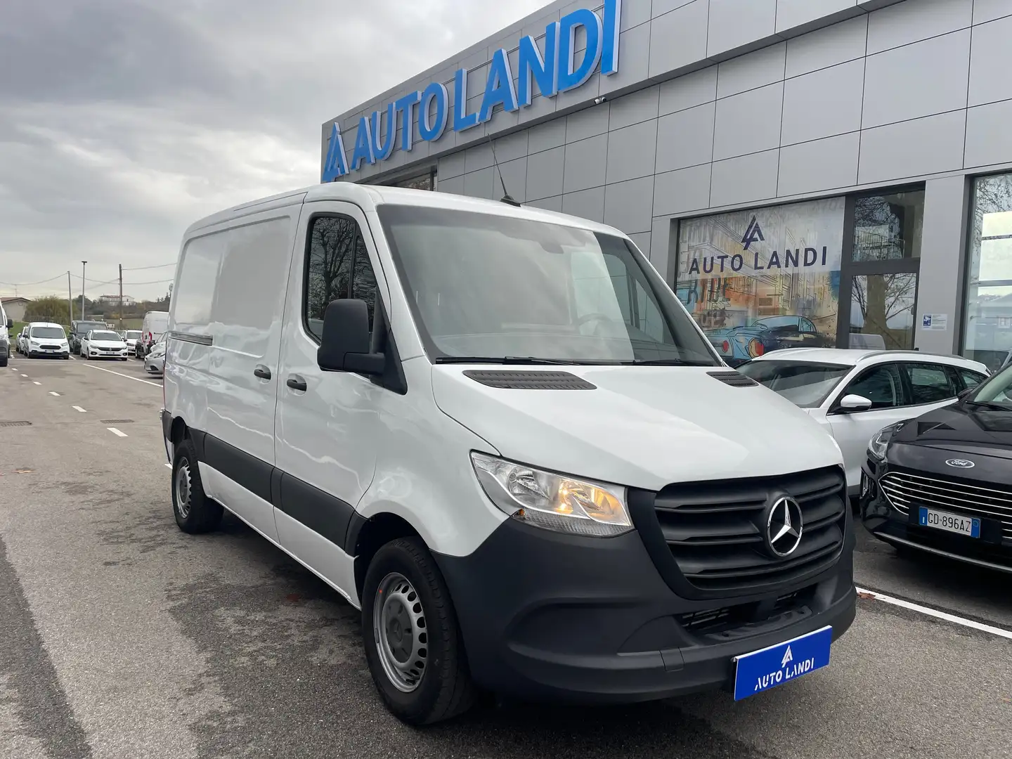 Mercedes-Benz Sprinter Sprinter III 311 FWD 2.1 cdi F 32/33 fwd Business Bianco - 2