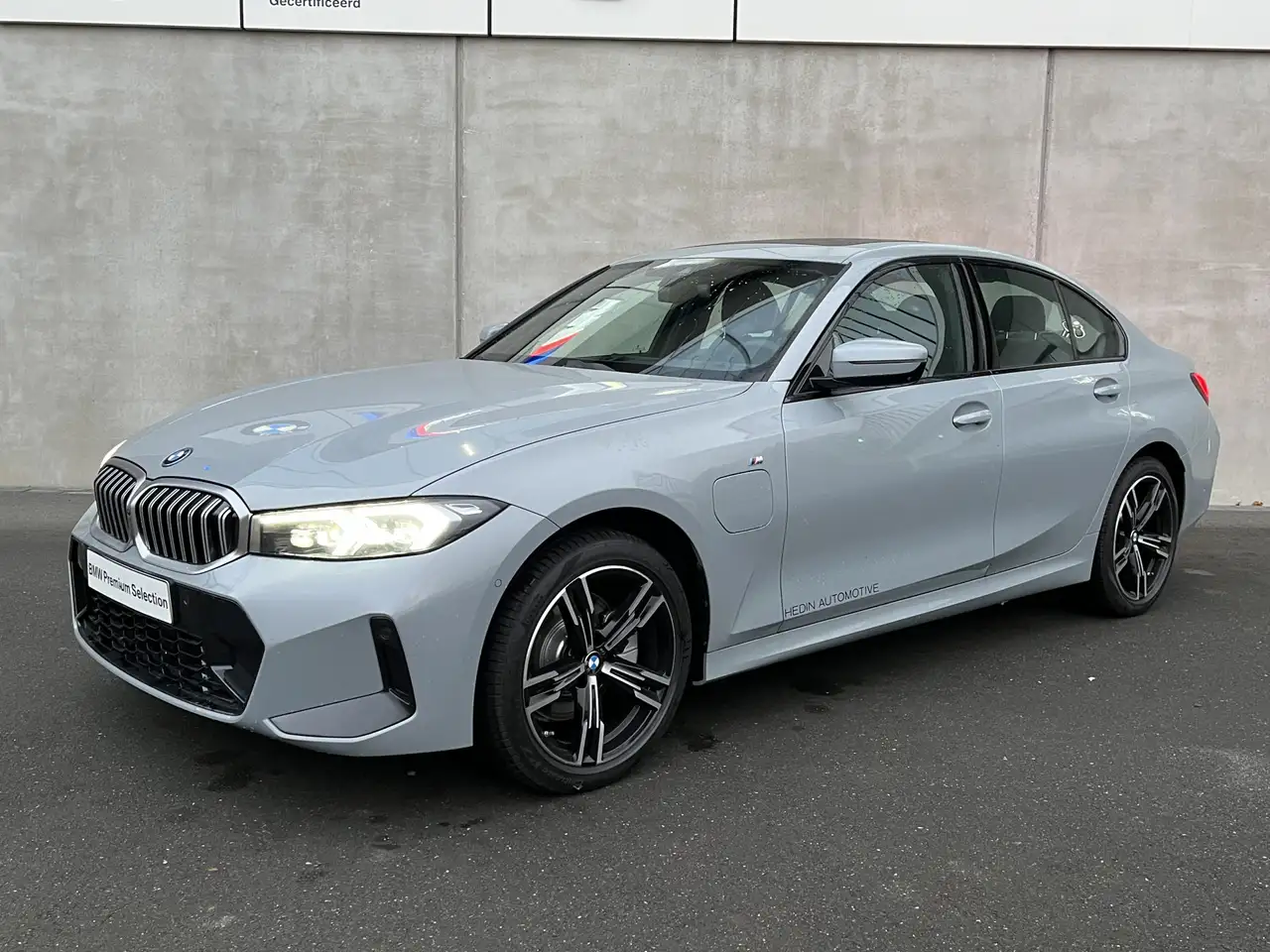 BMW 330
