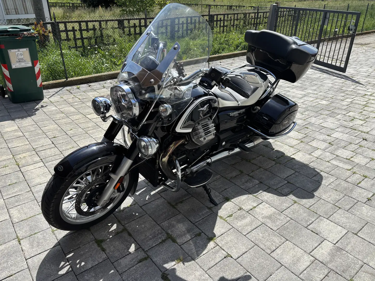 Moto Guzzi California 1400 come da foto, con scarichi mistral e bauletto 65lt - 1