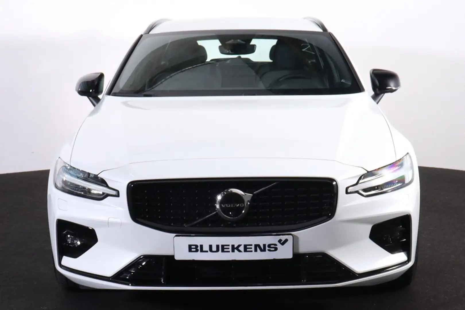 Volvo V60 B3 Plus Dark - IntelliSafe Assist - 360º Camera - Blanc - 2
