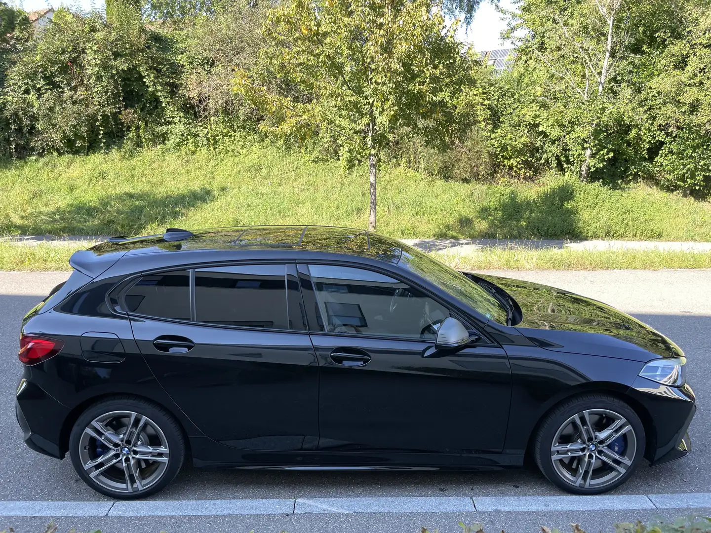 BMW 135 M135 i xDrive/Kam/Pano/Garantie/8-fach bereift Black - 1