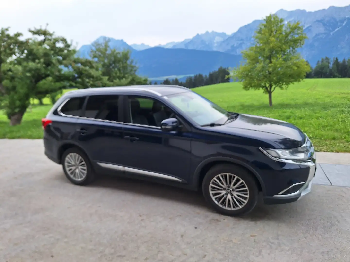 Mitsubishi Outlander 2,2 DI-D Intense+ Aut. - 2