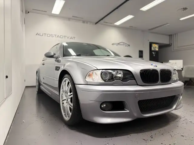 BMW M3 view 5