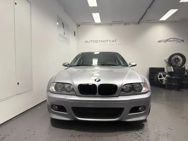 BMW M3 view 4