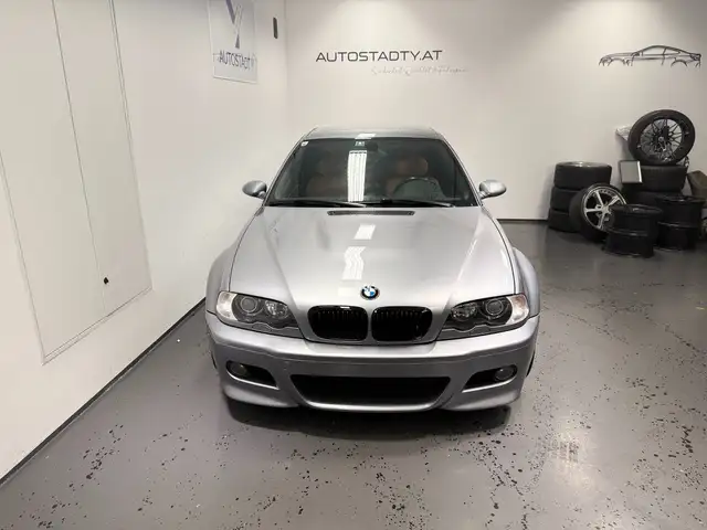 BMW M3 view 3