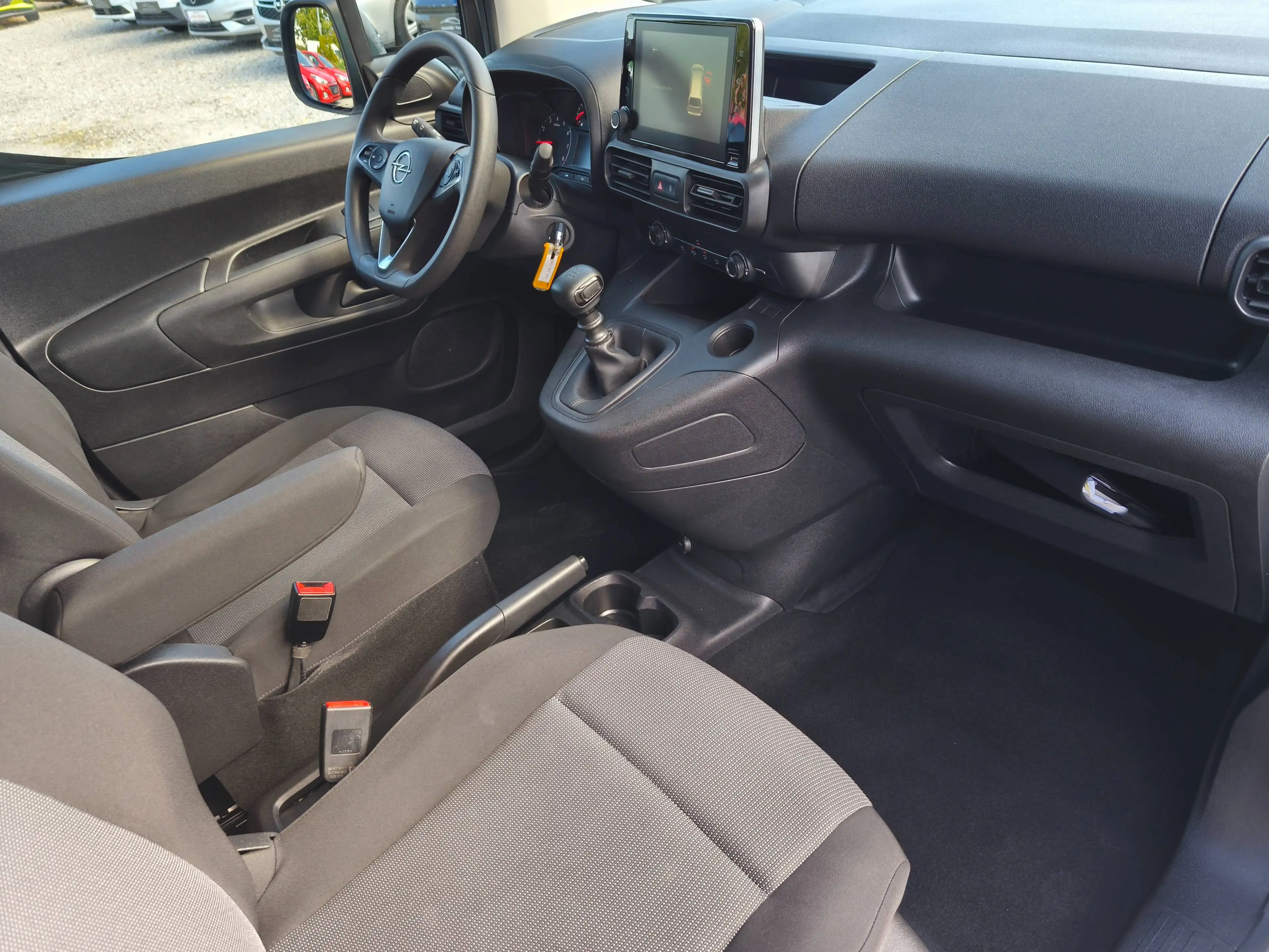 Opel Combo Combo 1,2 Benziner Nur 7000 km Cargo 1.2 110 PS Selection/Navi/Klima/1.Hd PDC v+h+Rückfahrkamera — photo 8