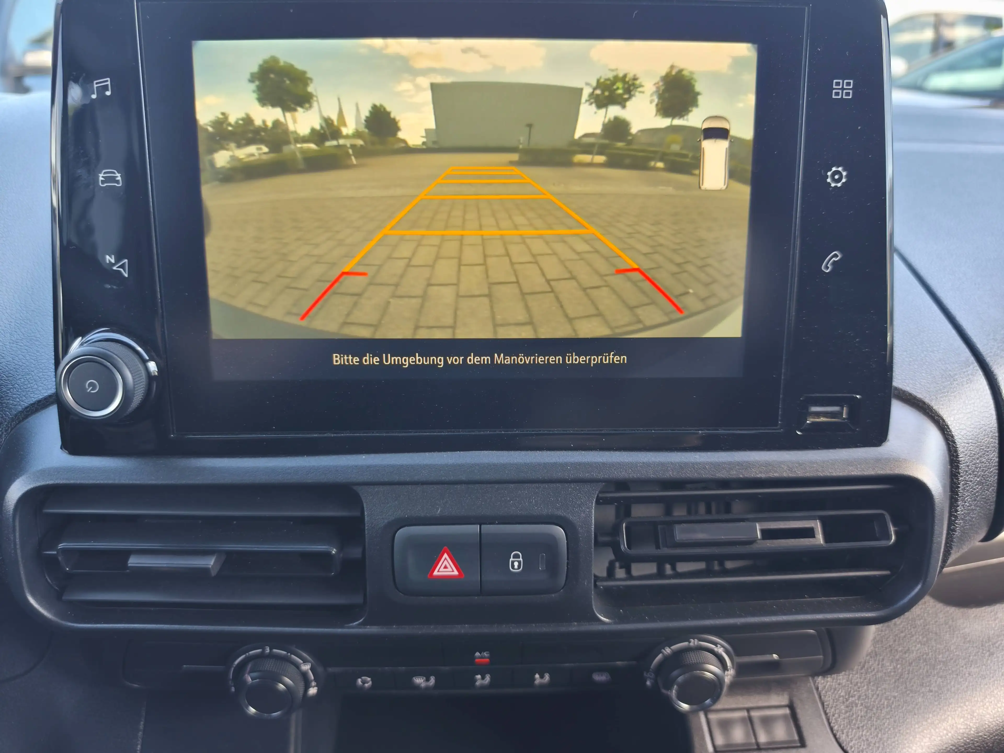 Opel Combo Combo 1,2 Benziner Nur 7000 km Cargo 1.2 110 PS Selection/Navi/Klima/1.Hd PDC v+h+Rückfahrkamera — photo 11