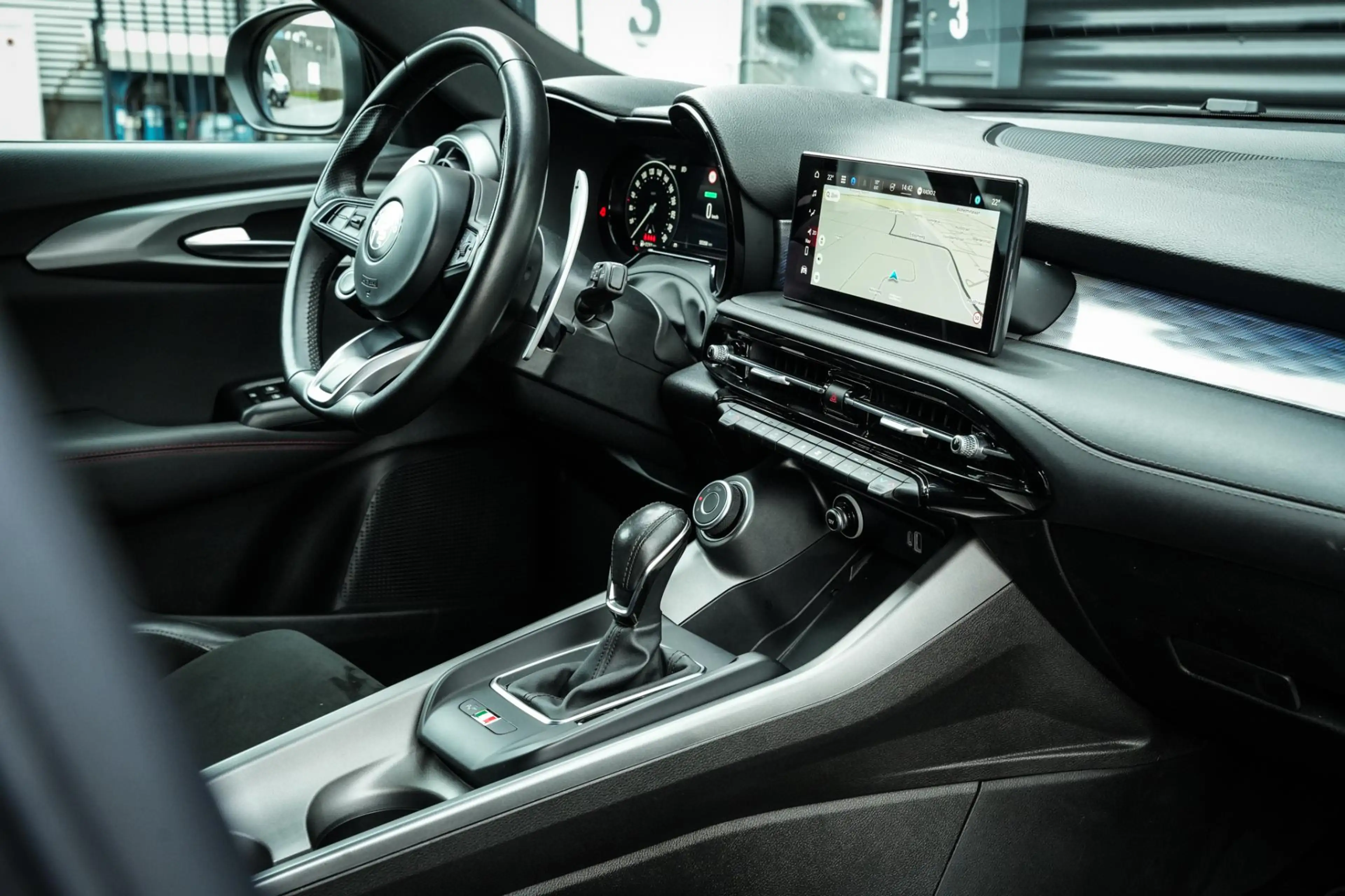 Alfa Romeo Tonale 1.5T Hybrid Edizione Speciale | ACC | CarPlay | DA — photo 14