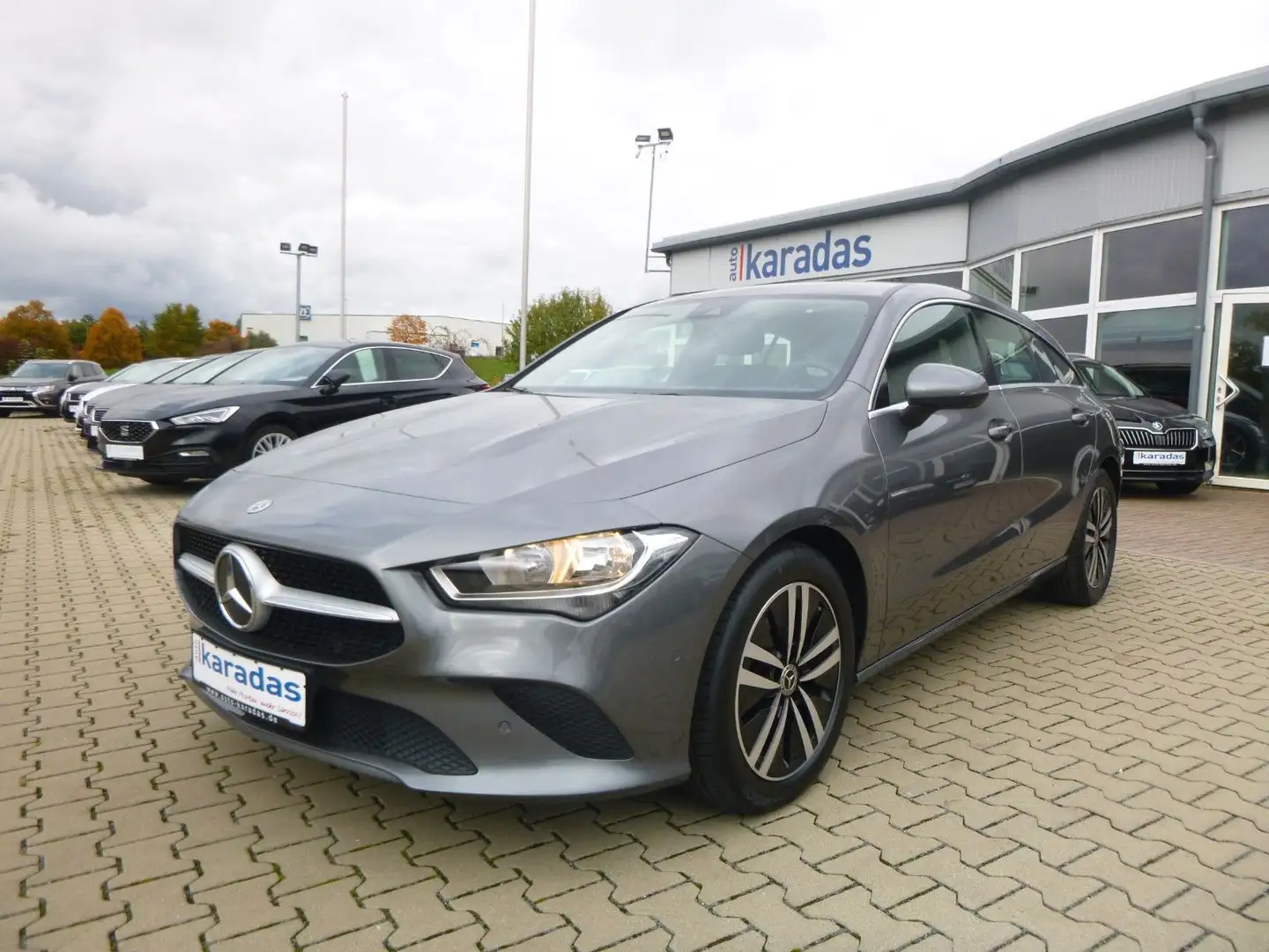 Mercedes-Benz CLA 200 CLA 200 d Shooting Brake AUT/NAVI/SHZ/PDC Grau - 1