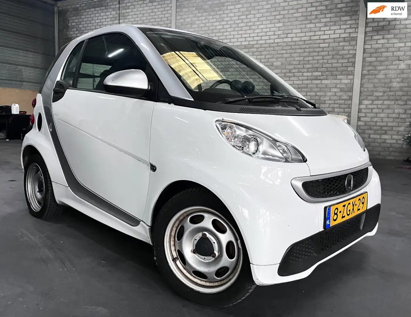 smart forTwo coupé ELECTRIC . Wit - 1