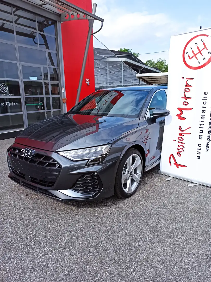 Audi A3 Sportback 35 2.0 tdi S line edition s-tronic Šedá - 1