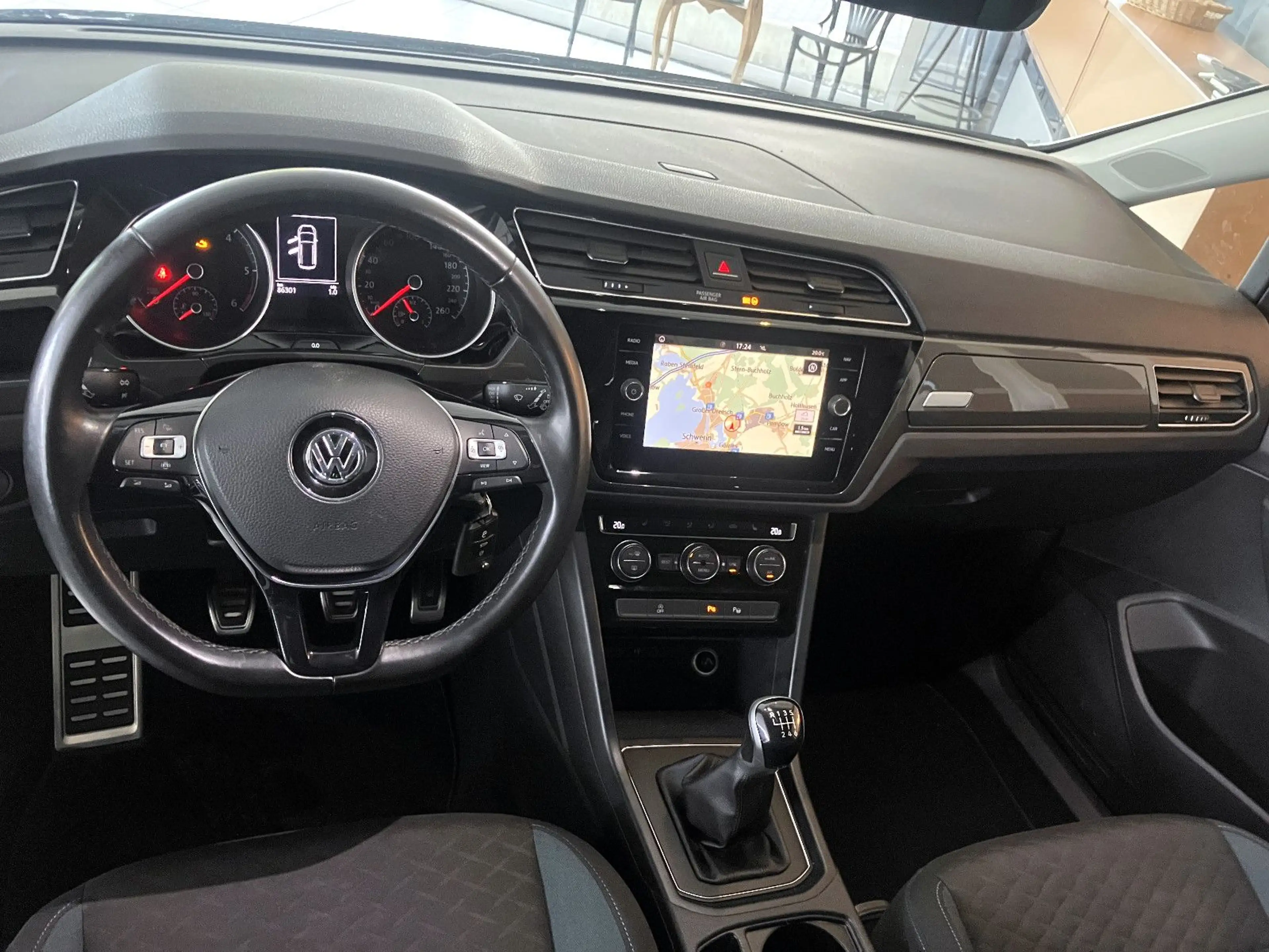 Volkswagen Touran IQ.DRIVE/Apple/Navi/LED/AHK/7Sitze/ACC — photo 7