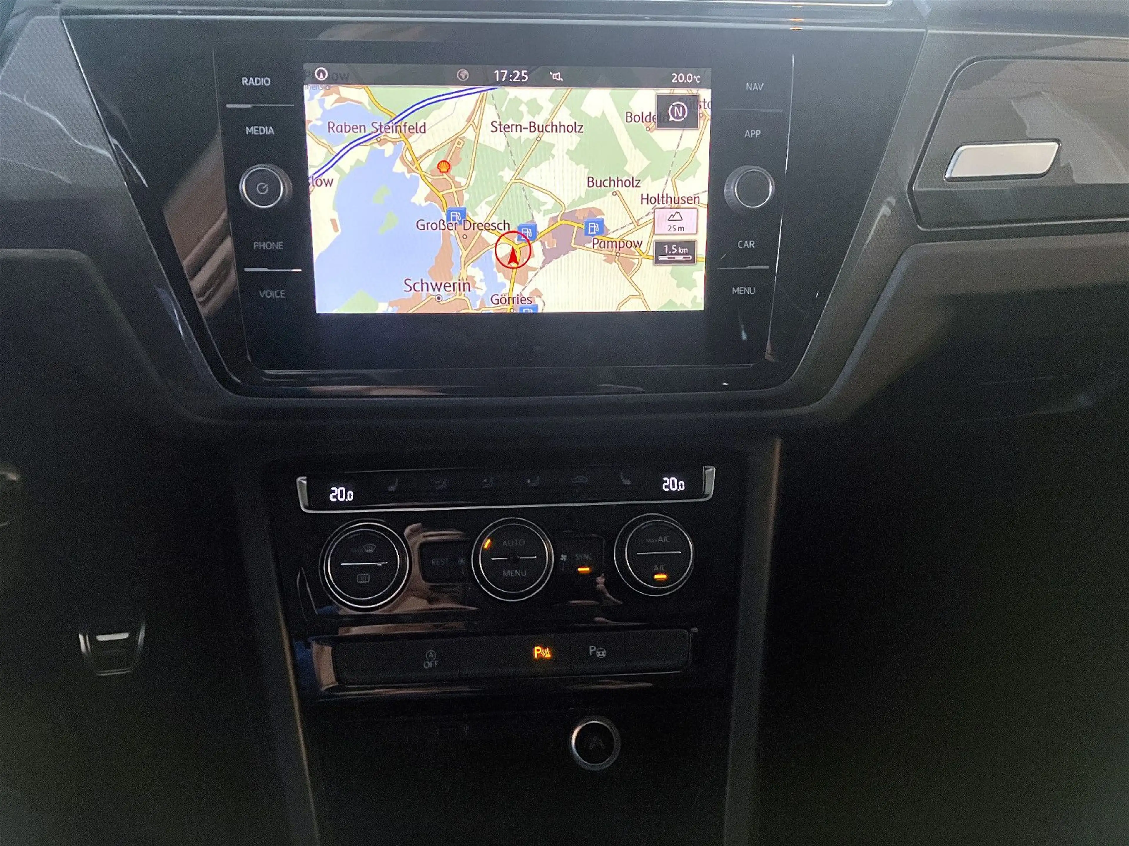 Volkswagen Touran IQ.DRIVE/Apple/Navi/LED/AHK/7Sitze/ACC — photo 10